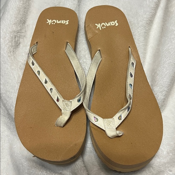 SANUK Shoes - SANUK Women's YOGA JOY Bling Flip Flops 6